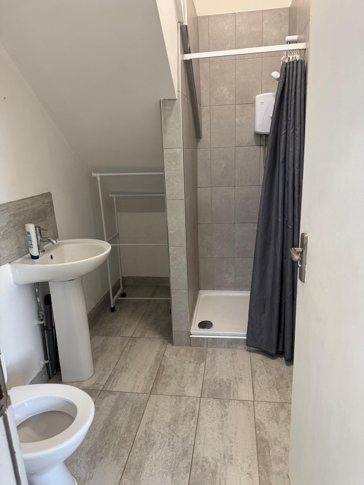 b9ce54fc-09f7-4e9f-9b49-f9fd5508f451